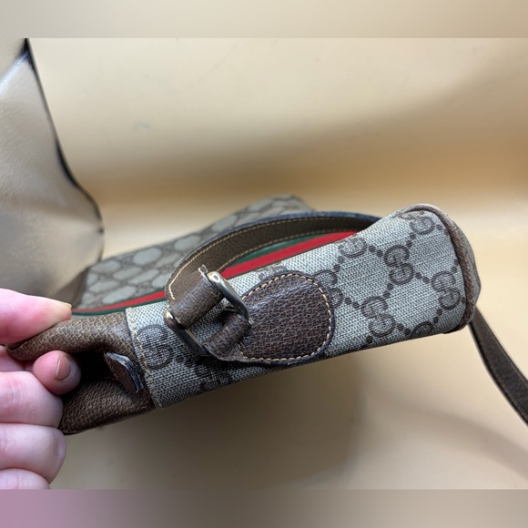 GUCCI SHOULDER BAG (BROKEN STRAP, RUBBING) - Picture 2 of 9